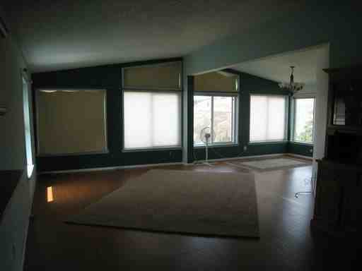 61 Loel Pl - Photo 3 of 20