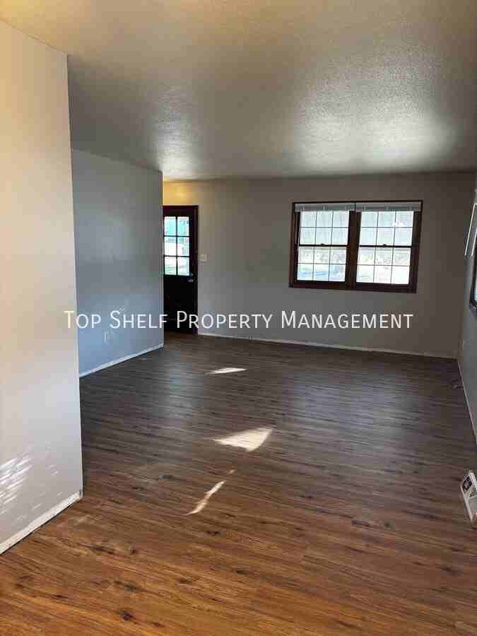 500 Hart Ave - Photo 2 of 8