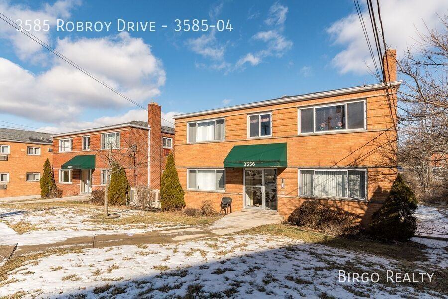3585 Robroy Dr #3585-04 - Photo 3 of 25
