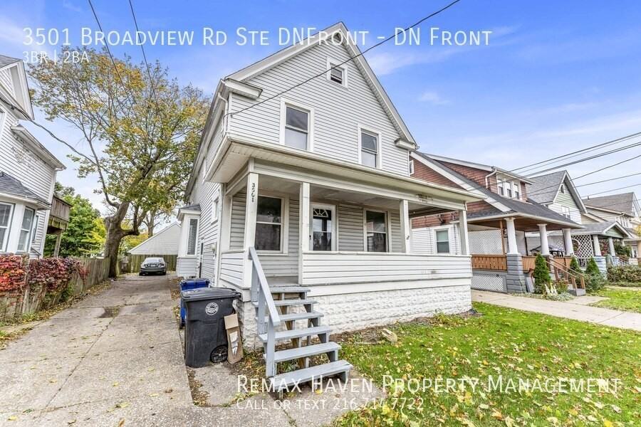 BROADVIEW & - Photo 2 of 25