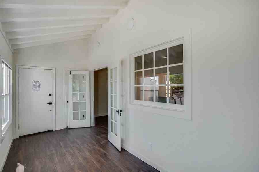 4721 Fair Ave - Photo 3 of 16