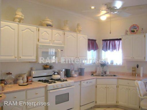 2069 N Oxford - Photo 3 of 6