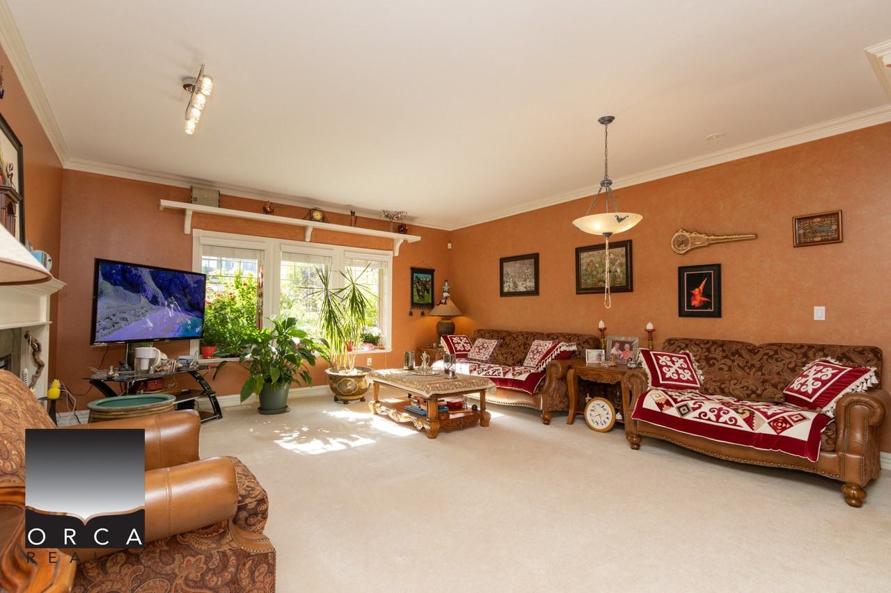 6351 Douglas St - Photo 2 of 50