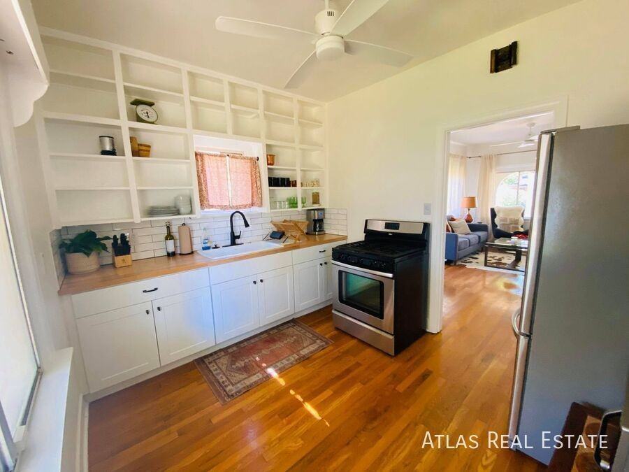 1011 E Palm Ln #A - Photo 2 of 10