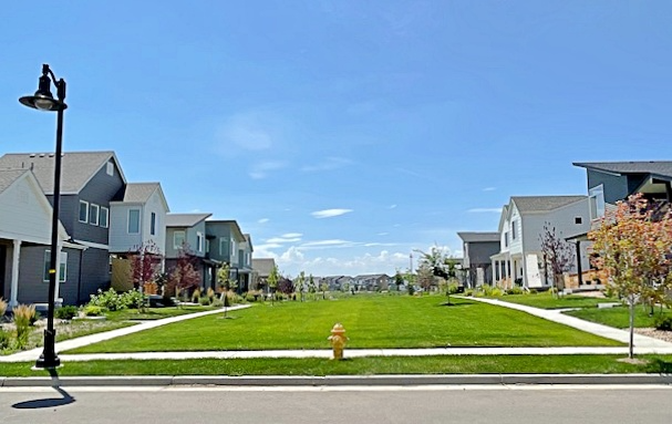 5919 Denys Dr - Photo 5 of 40