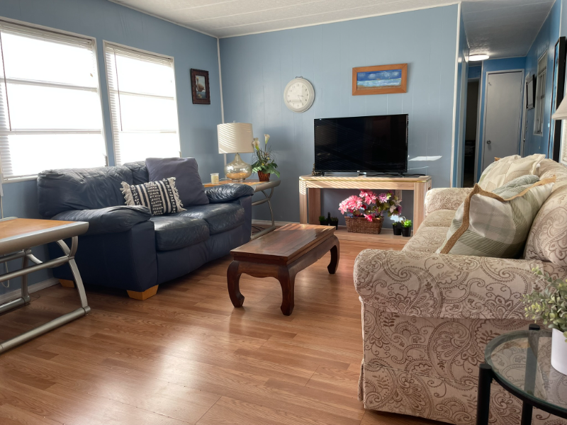 403 Diamondhead Drive - Photo 2 of 16