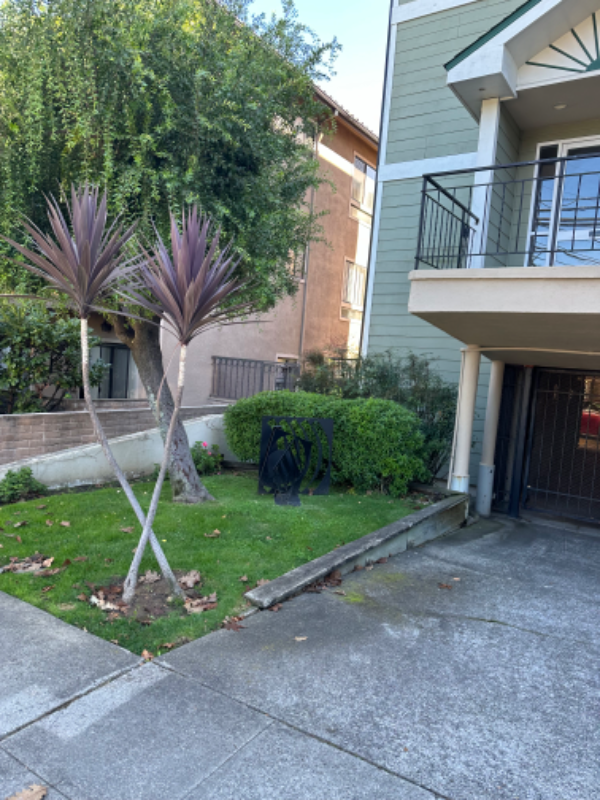 1405 Oak Grove Ave #105