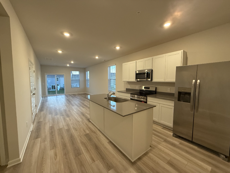 425 Alcott Way - Photo 4 of 18