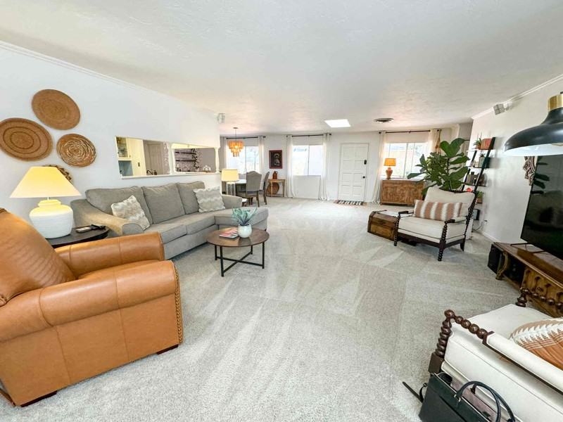 829 7th St - Photo 5 of 12