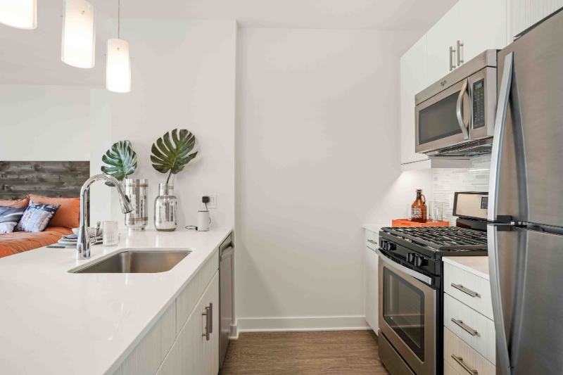 1001 E 11th St - Photo 2 of 17