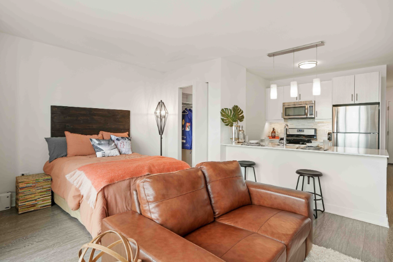 11 E 9th St - Photo 5 of 17