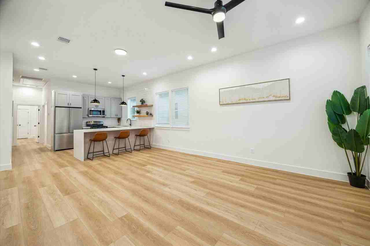 3506 Delhi Street, Unit A - Photo 5 of 14