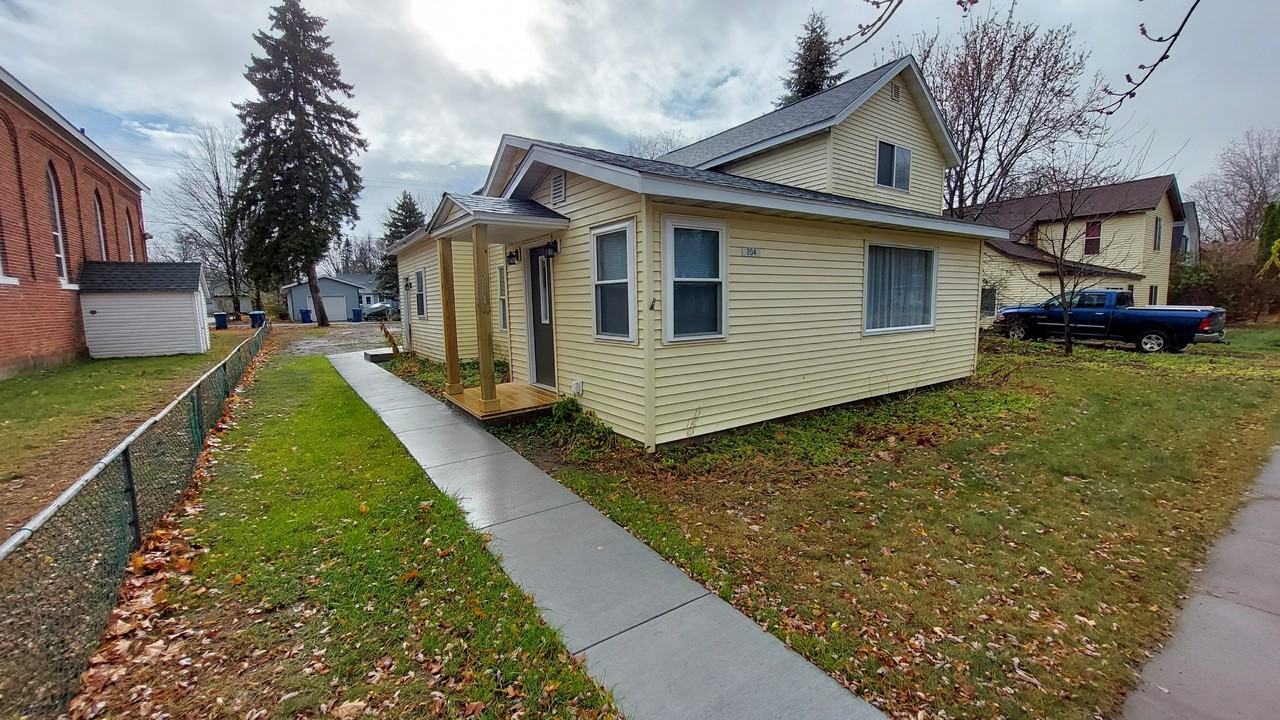 204 6th Ave #NA - Photo 2 of 16