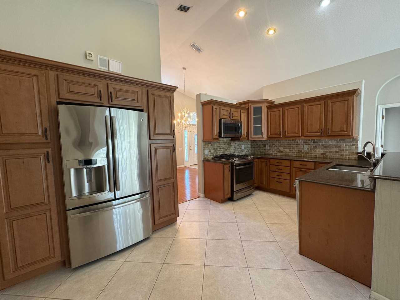 6514 Deerberry Ct - Photo 5 of 47