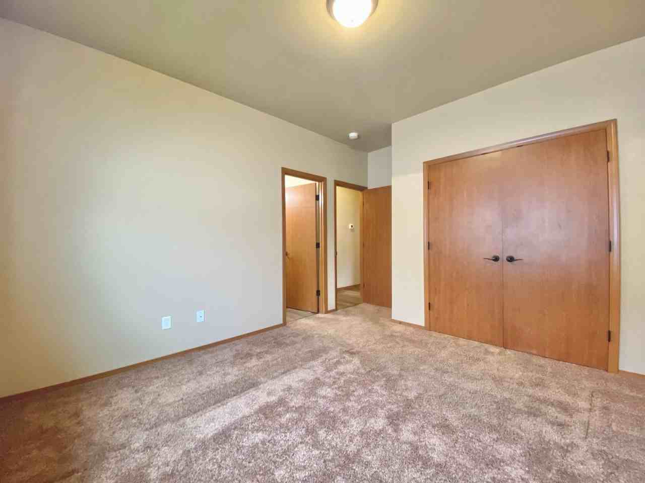 3102 Swan Ave - Photo 7 of 17