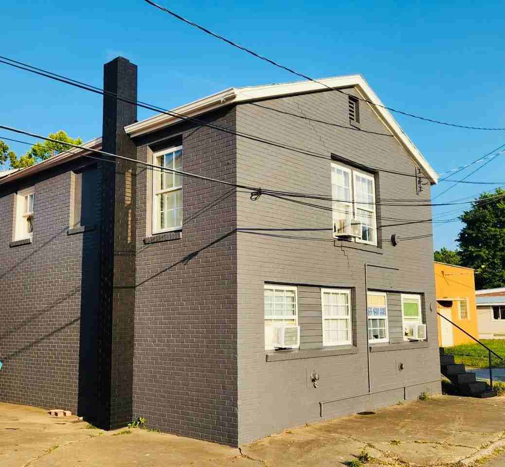 353 Park St - Photo 2 of 2