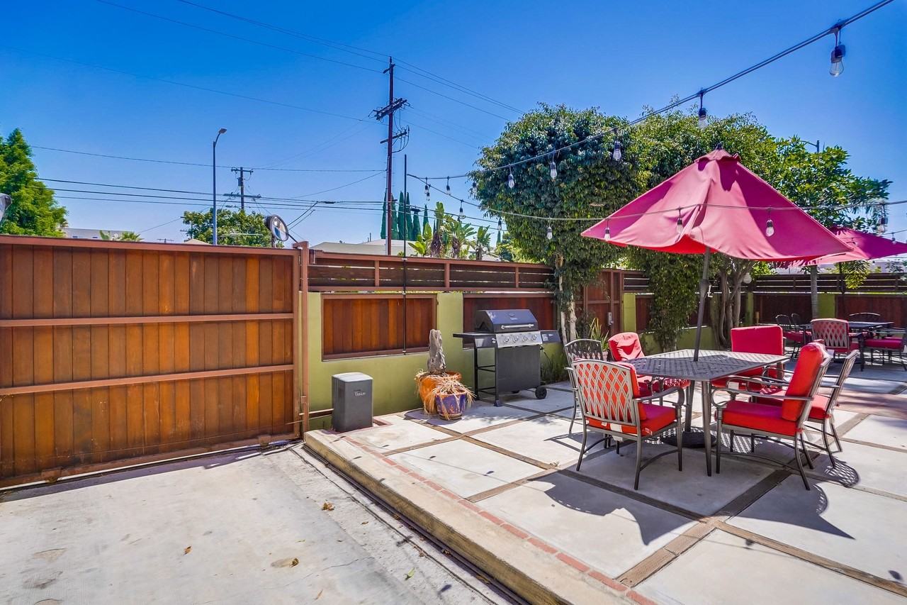1221 N Bronson Ave - Photo 5 of 13