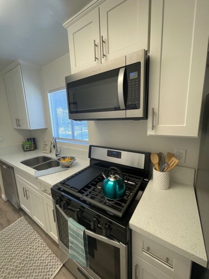 1414 S Campbell Ave - Photo 3 of 14