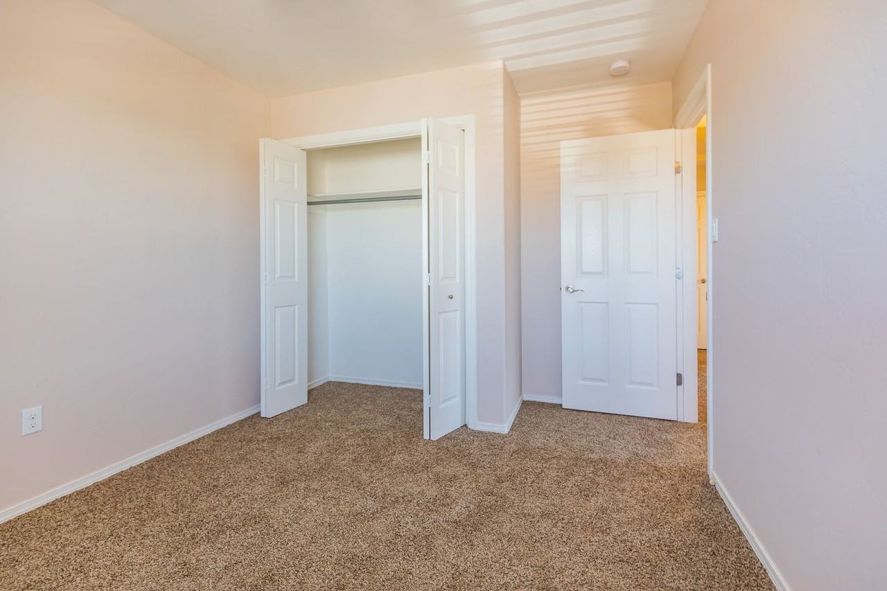 878 Valencia - Photo 3 of 28