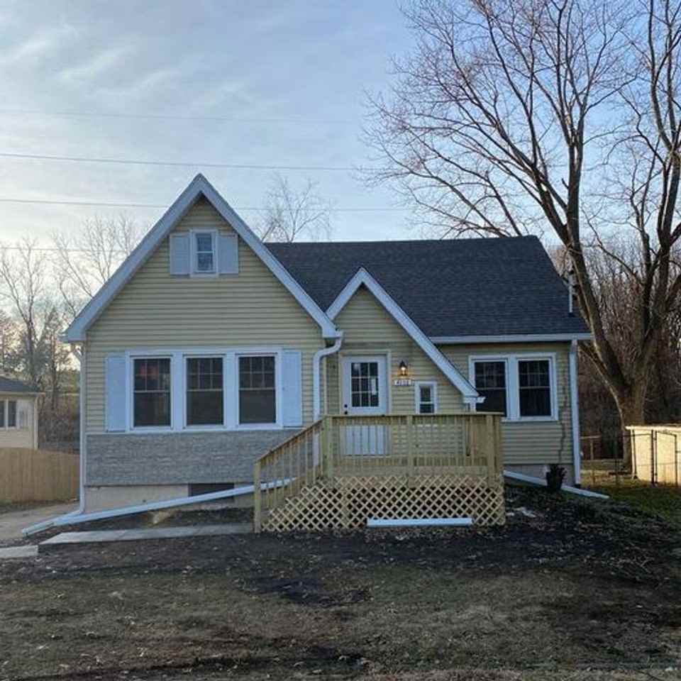 4112 Eastern Ave - Photo 2 of 19