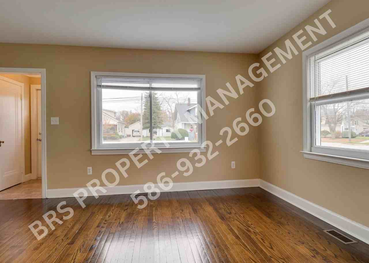 58825 Main St - Photo 4 of 20