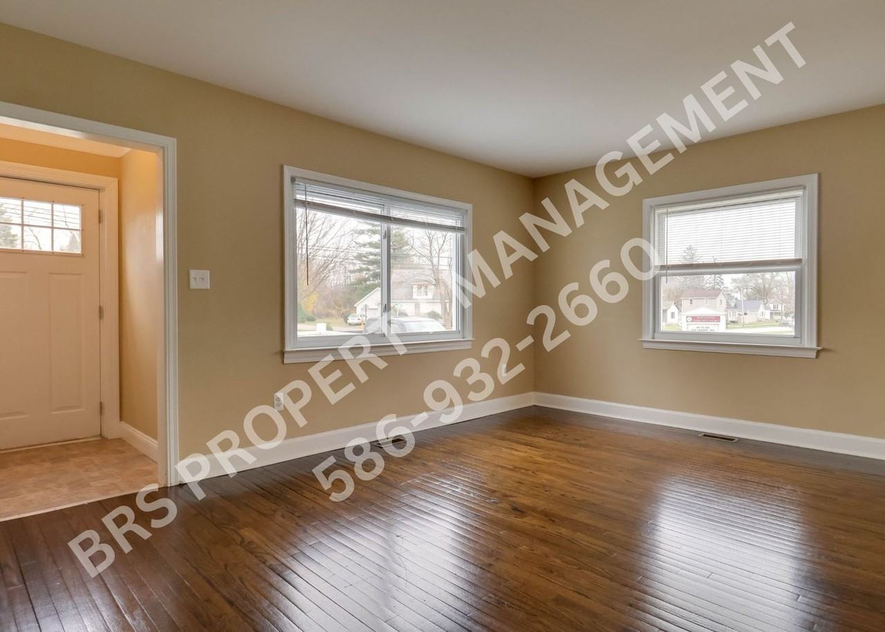 58825 Main St - Photo 5 of 20