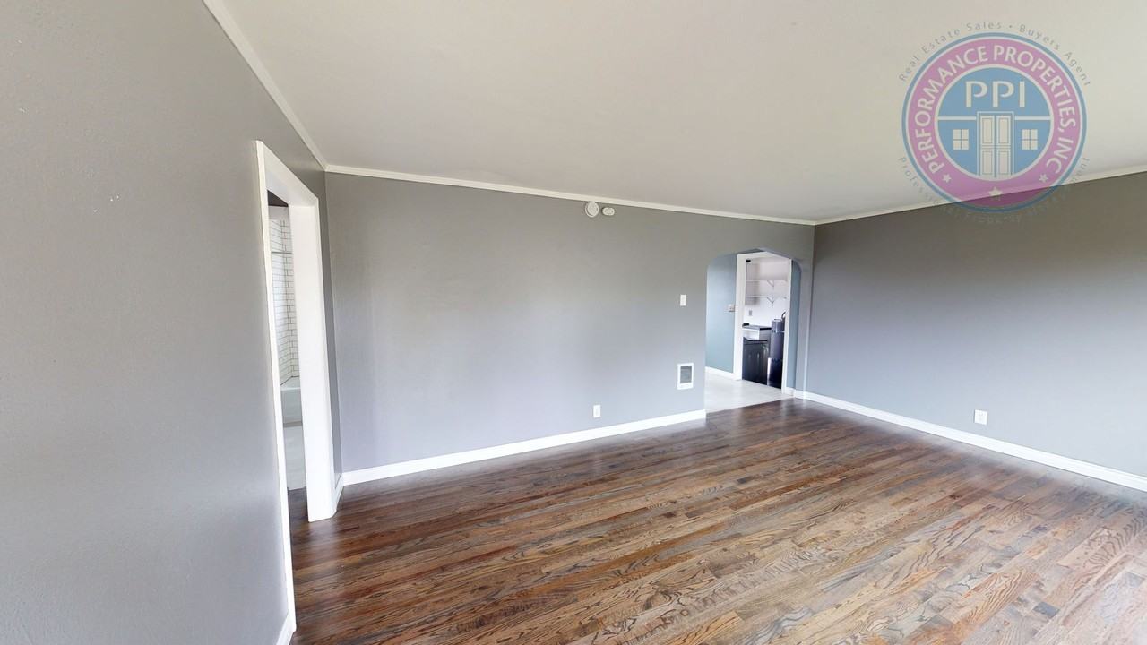 1415 9th St - Photo 4 of 30