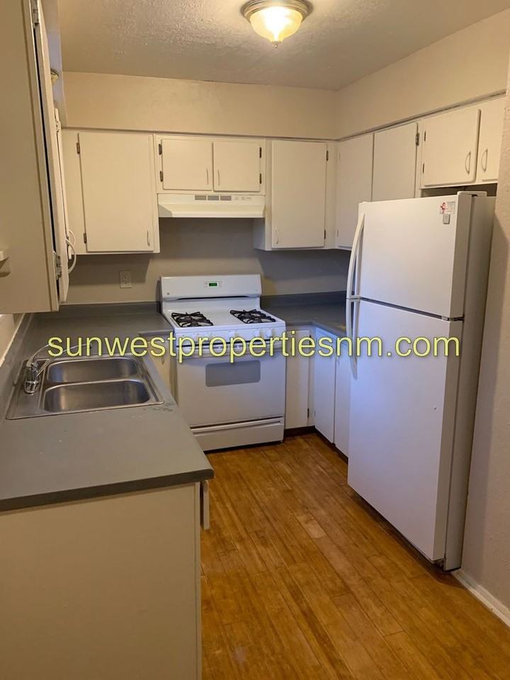 310 N Rio Grande Ave - Photo 2 of 10
