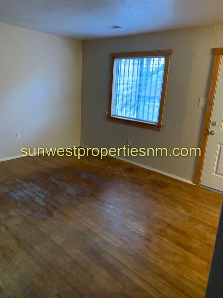310 N Rio Grande Ave - Photo 3 of 10