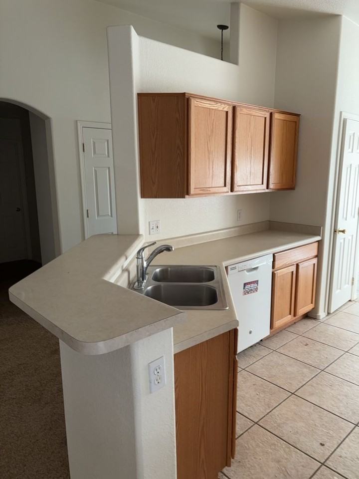10207 N Onyx Moon Dr - Photo 5 of 15