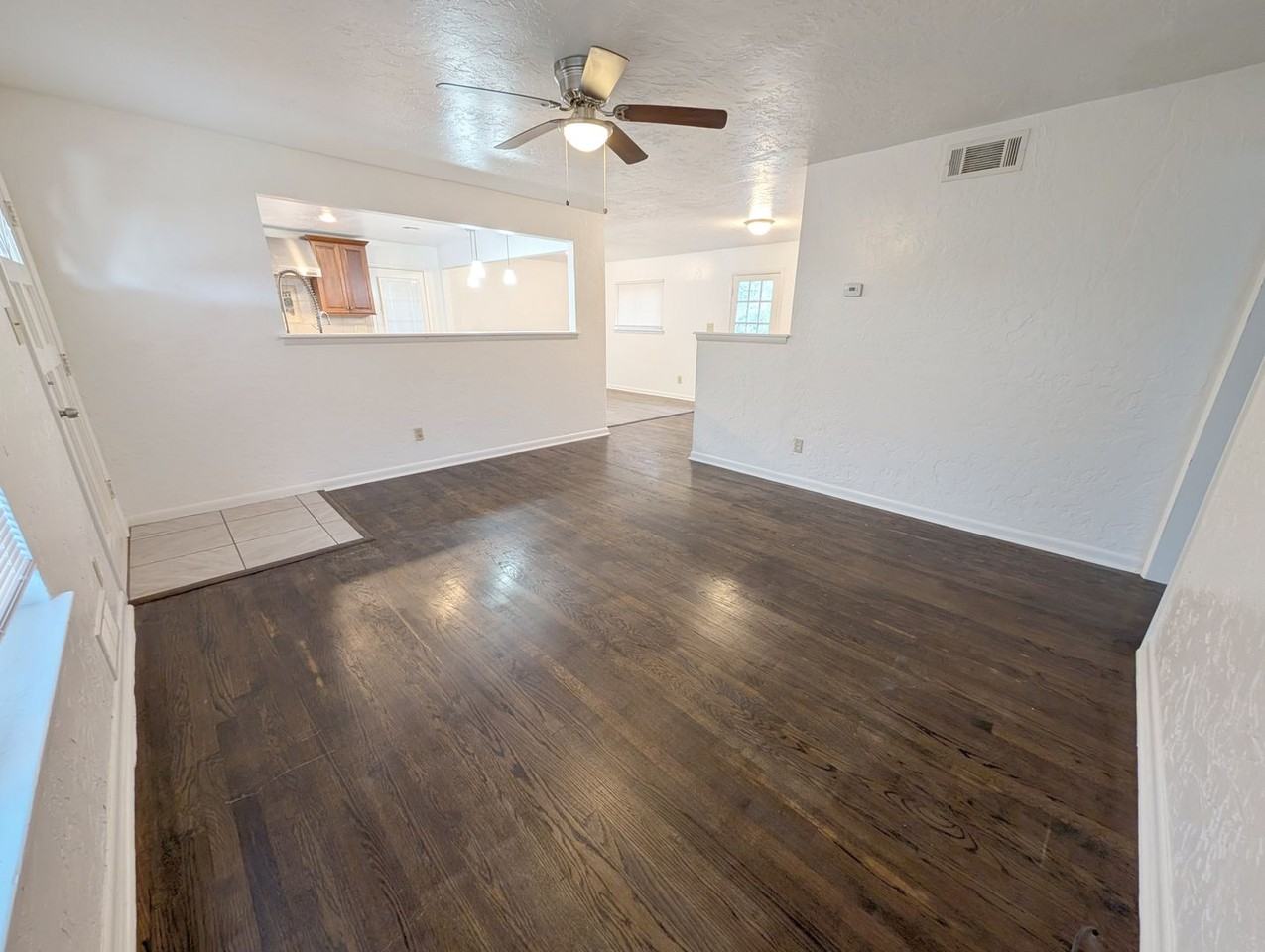 3008 N Vermont Ave - Photo 3 of 16