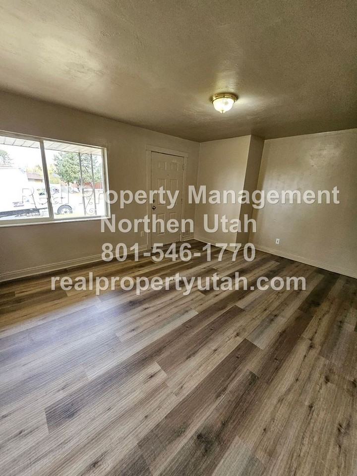 655 2nd St - Photo 3 of 13