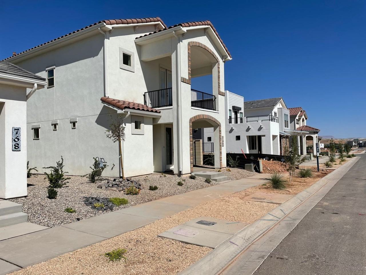 762 W Scarlet Hill Dr - Photo 2 of 28