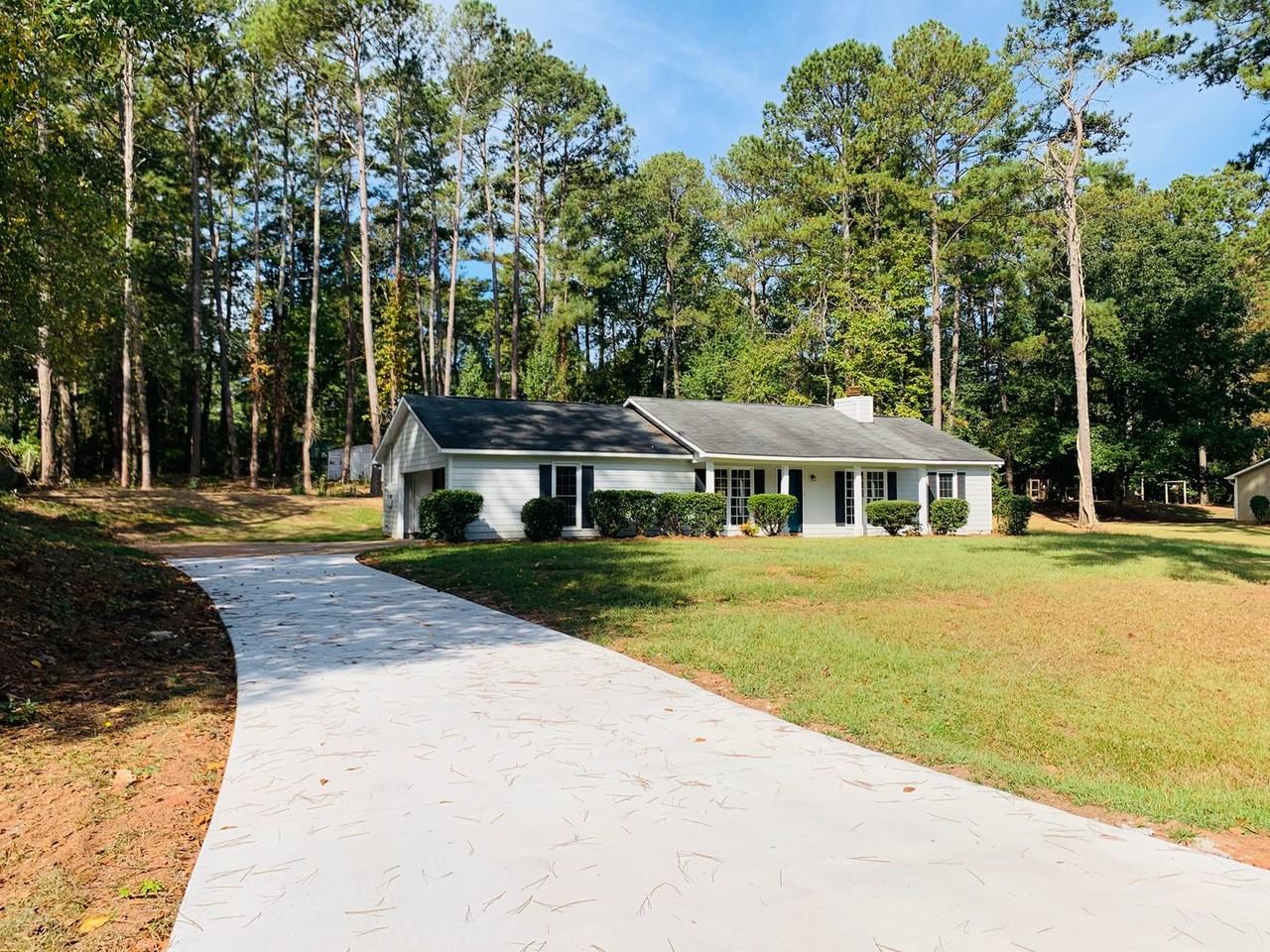 305 Moccasin Trl - Photo 2 of 38