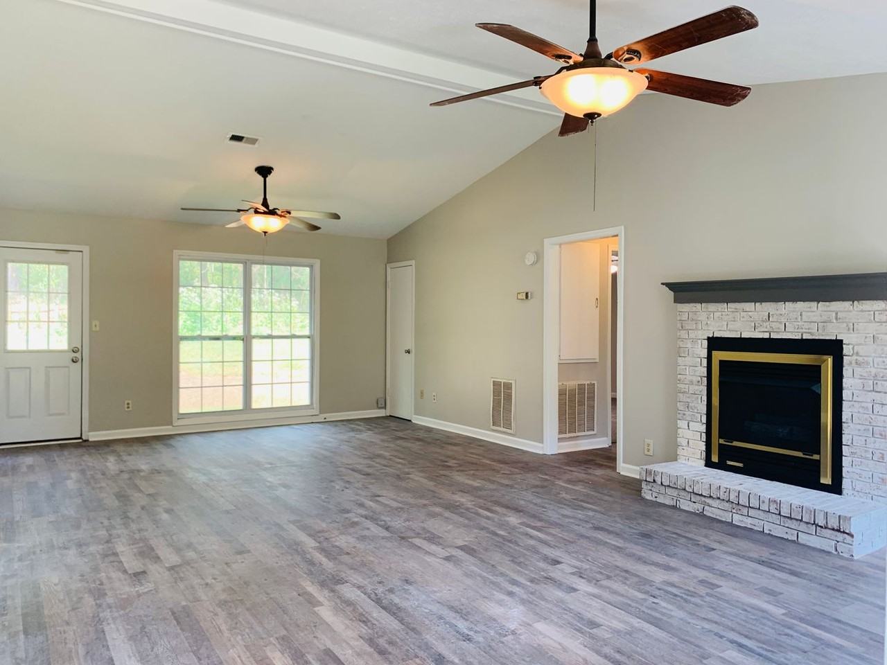 305 Moccasin Trl - Photo 3 of 38