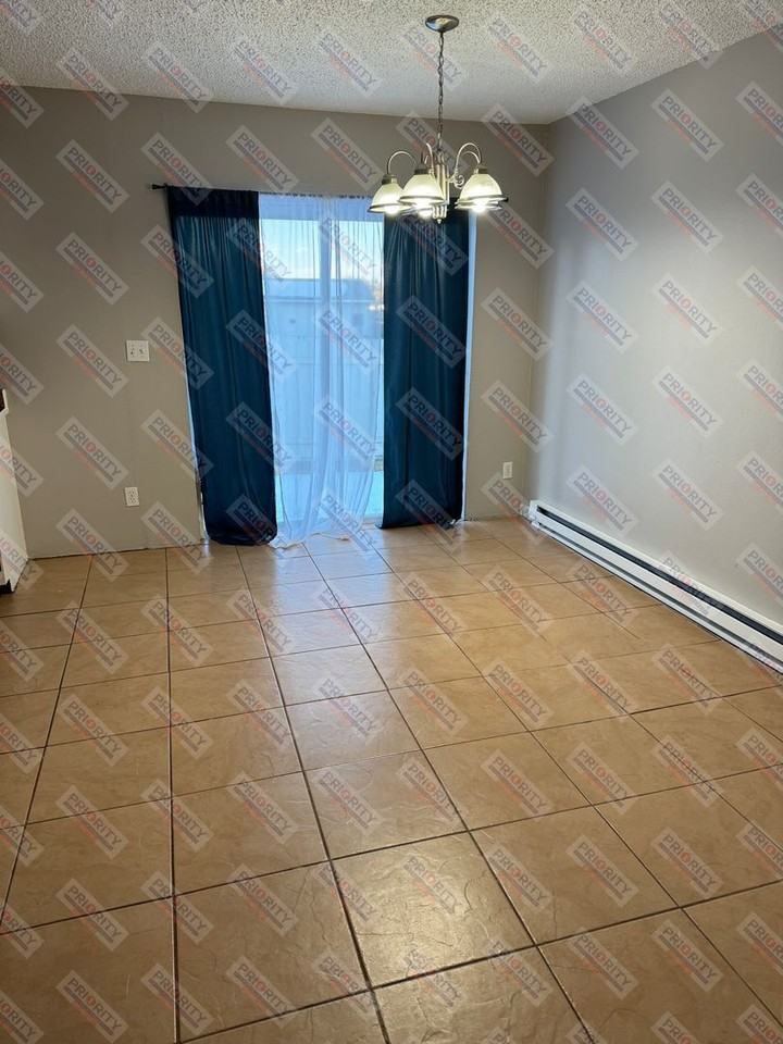6905 Robin Dr - Photo 3 of 8