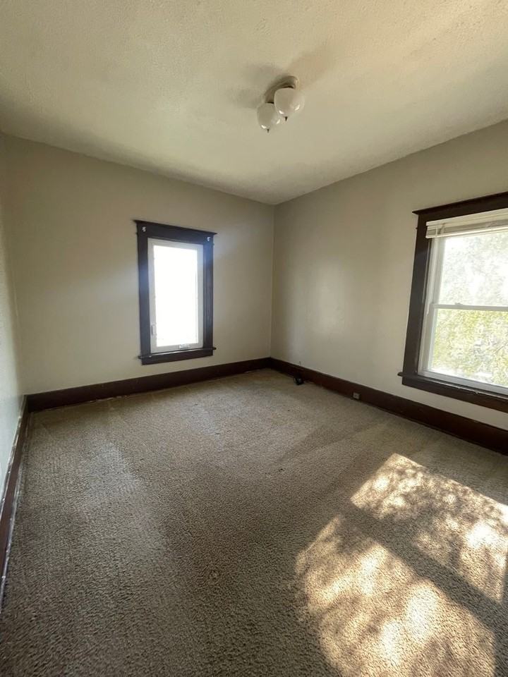 3324 Cass St - Photo 3 of 11