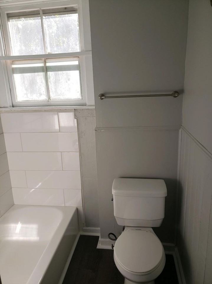 231 Oak Street - Photo 3 of 10