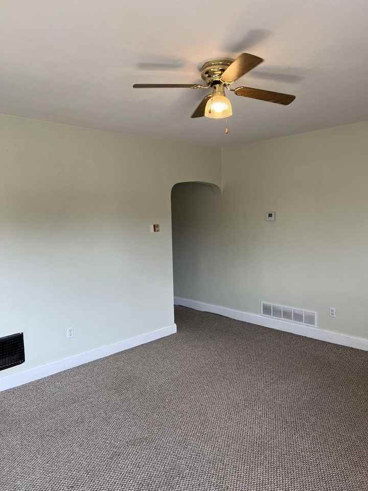 2214 Memorial Pkwy - Photo 3 of 11