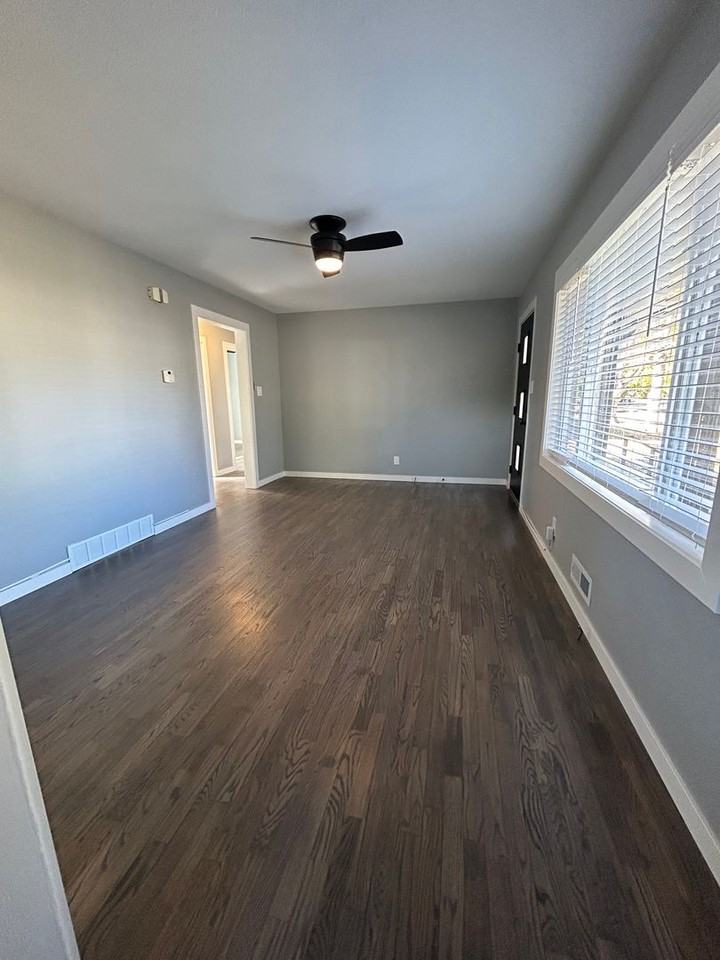 1141 E Madison St - Photo 5 of 21