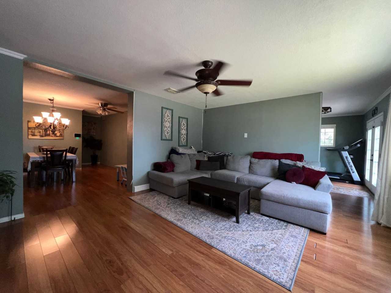 1115 N Ural Dr - Photo 2 of 17