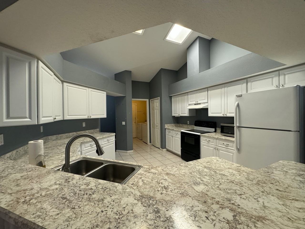 12534 Smokey Dr - Photo 3 of 15