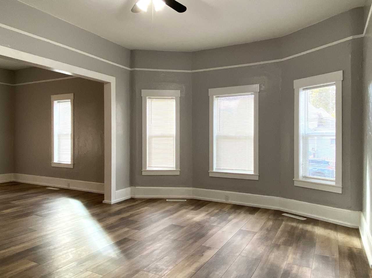 903 E 8th St - Photo 7 of 24