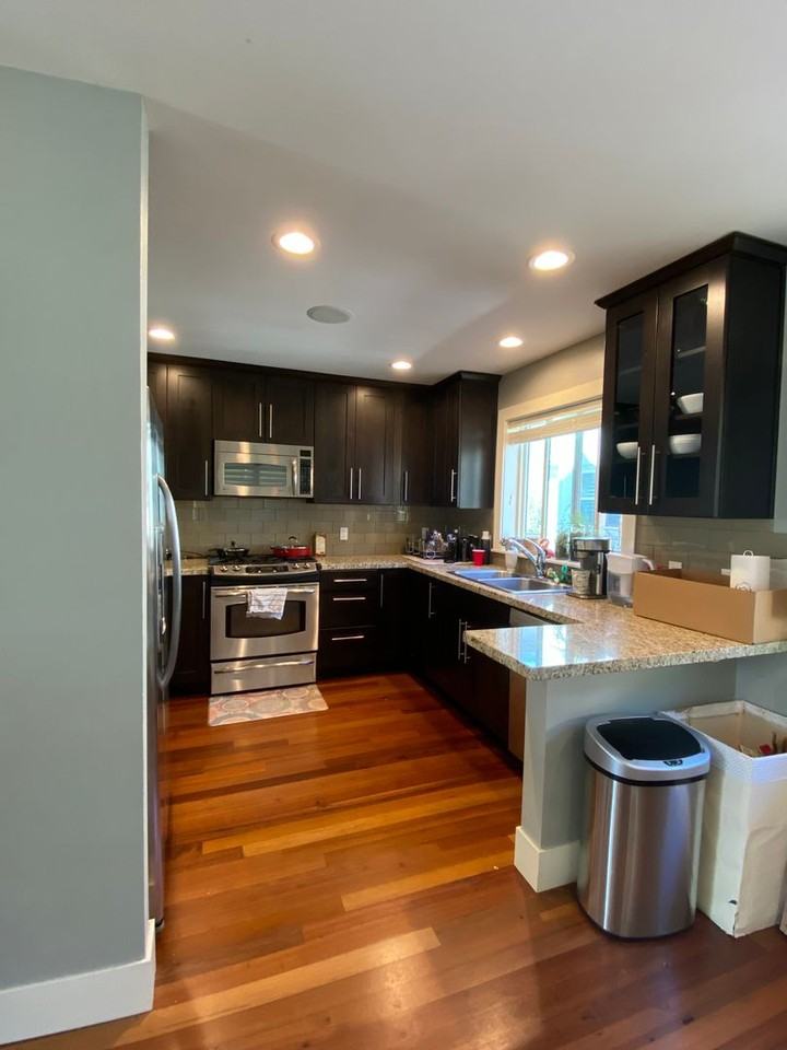 3118 Franklin Ave E #B - Photo 2 of 18