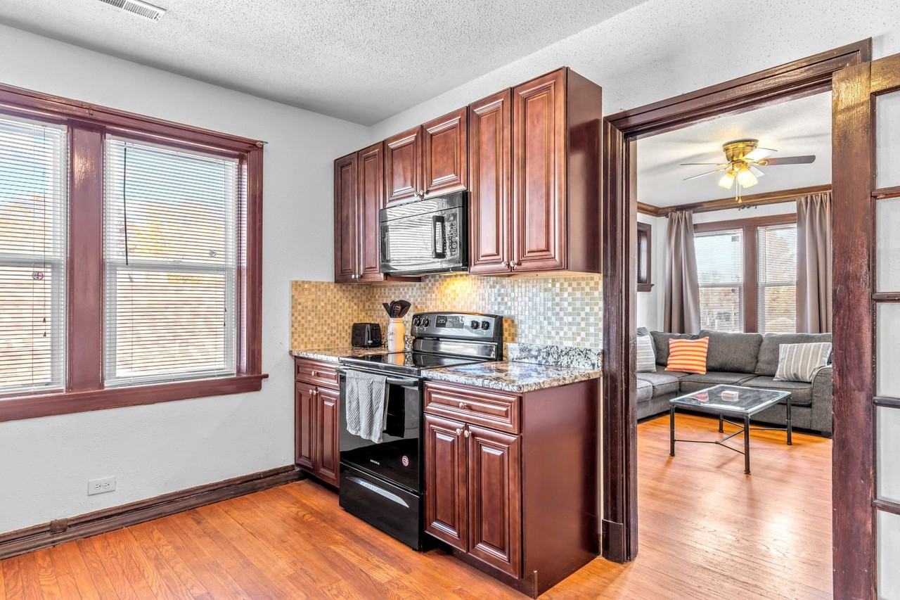 3980 Bowen St - Photo 2 of 8