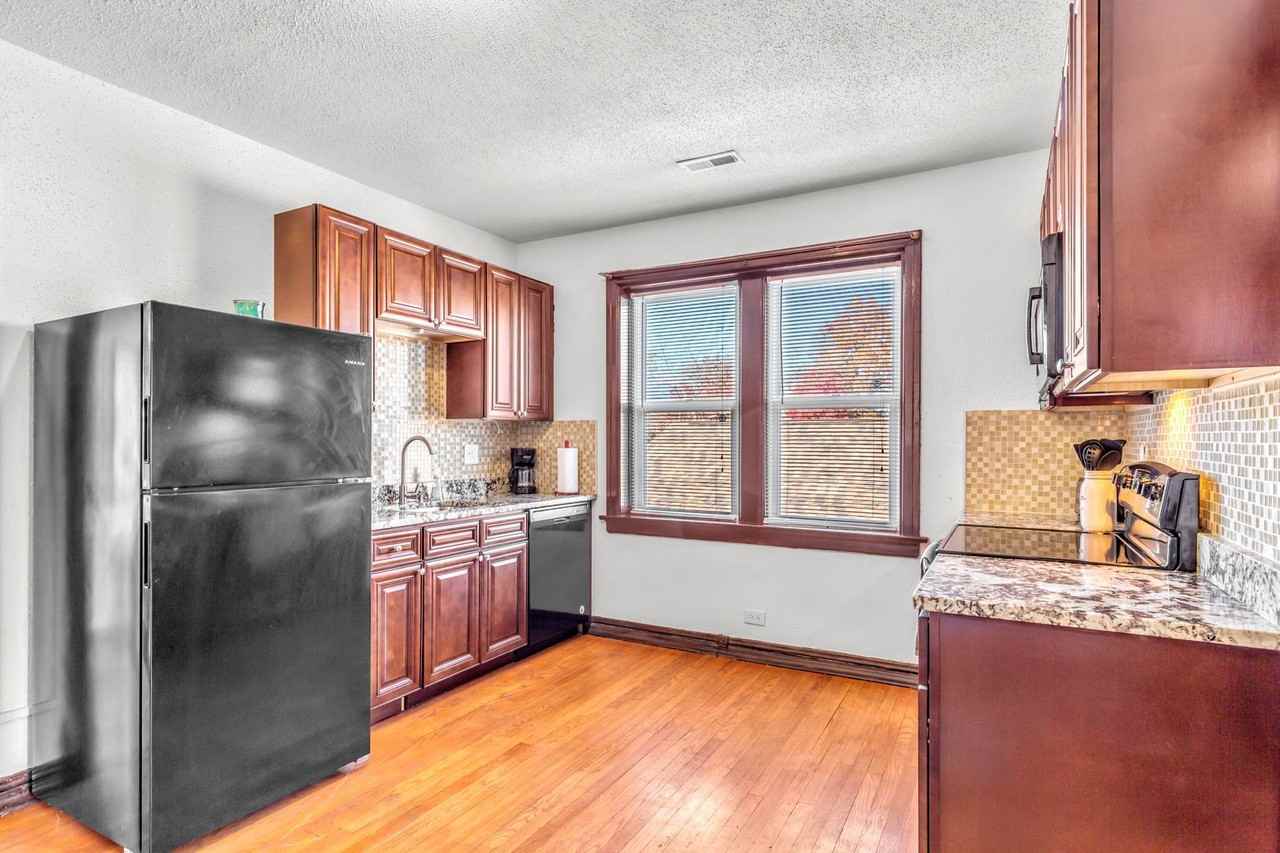 3980 Bowen St - Photo 3 of 8