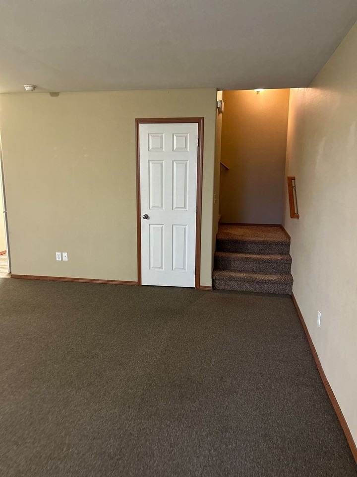 428 E Dalke Ave - Photo 3 of 10