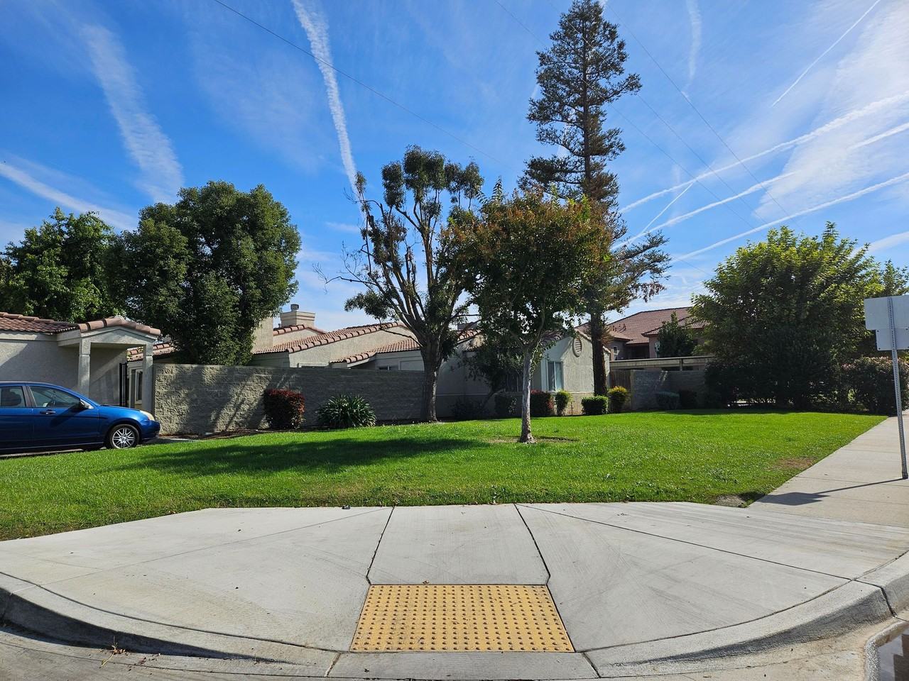 1936 Palm Ave - Photo 2 of 10