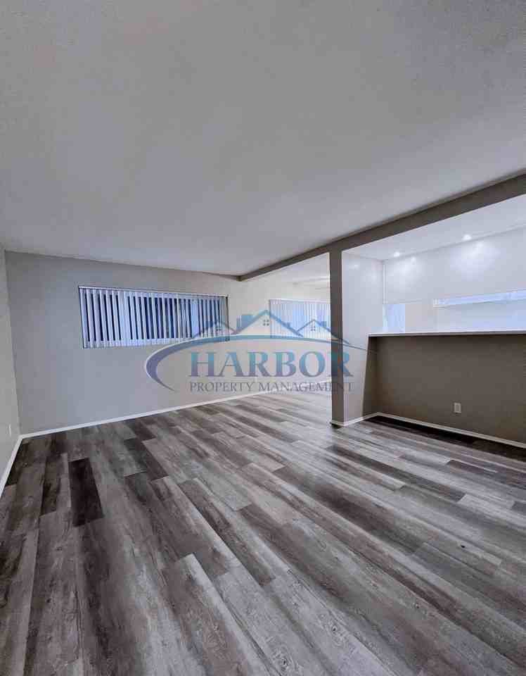 822 South Leland Street - Photo 3 of 9