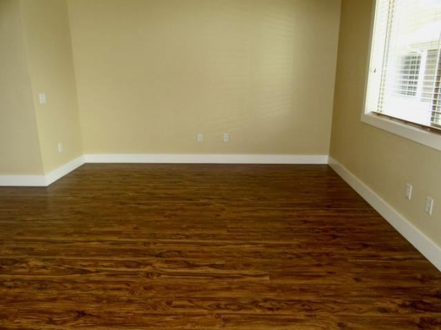 1603 Avenue E - Photo 3 of 7